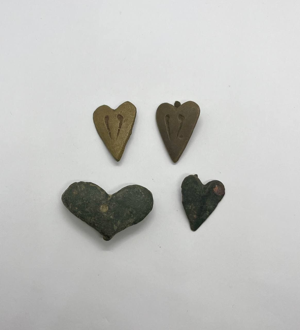 Lotto 4x - Applique Medievali in Bronzo a Forma di Cuore